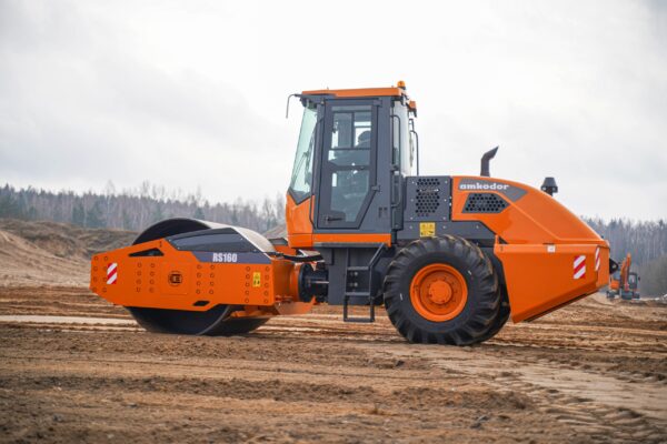 m1 Compacteur Vibrant à Tambour Simple – 16 Tonnes