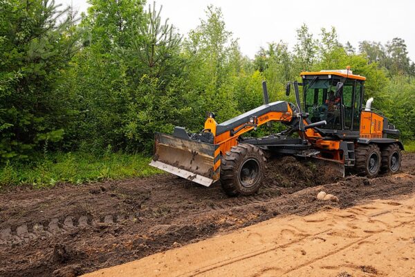 m2 Niveleuse AMKODOR Puissance 180 ch