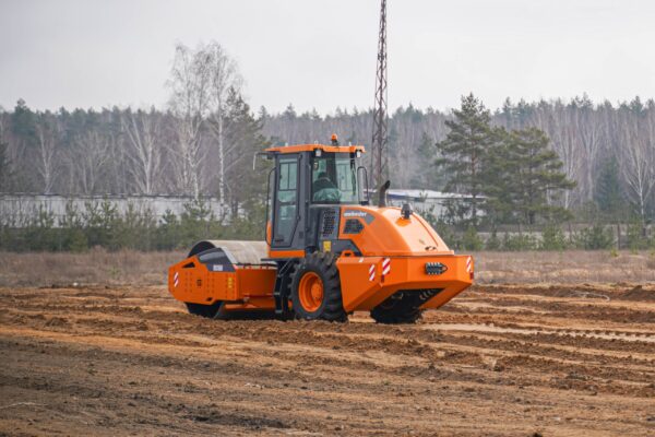 m2 Compacteur Vibrant à Tambour Simple – 16 Tonnes